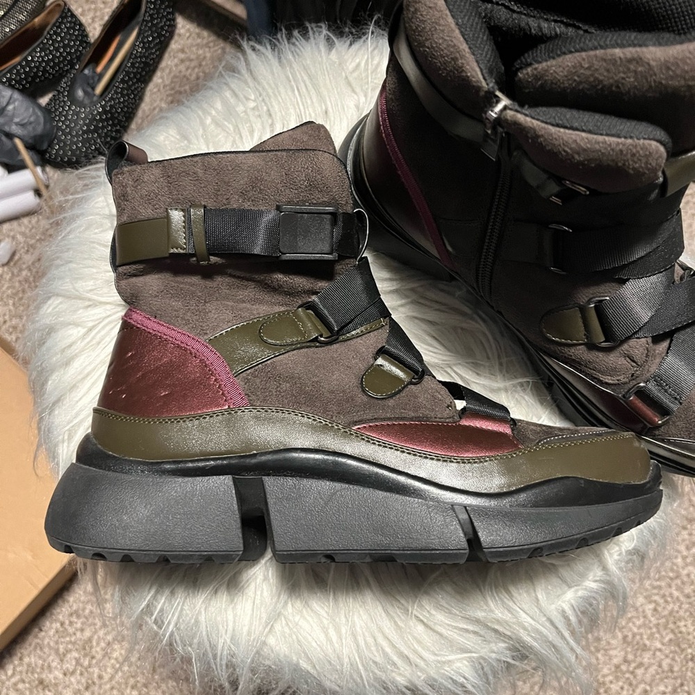 DSW Boots - Picture 5 of 6